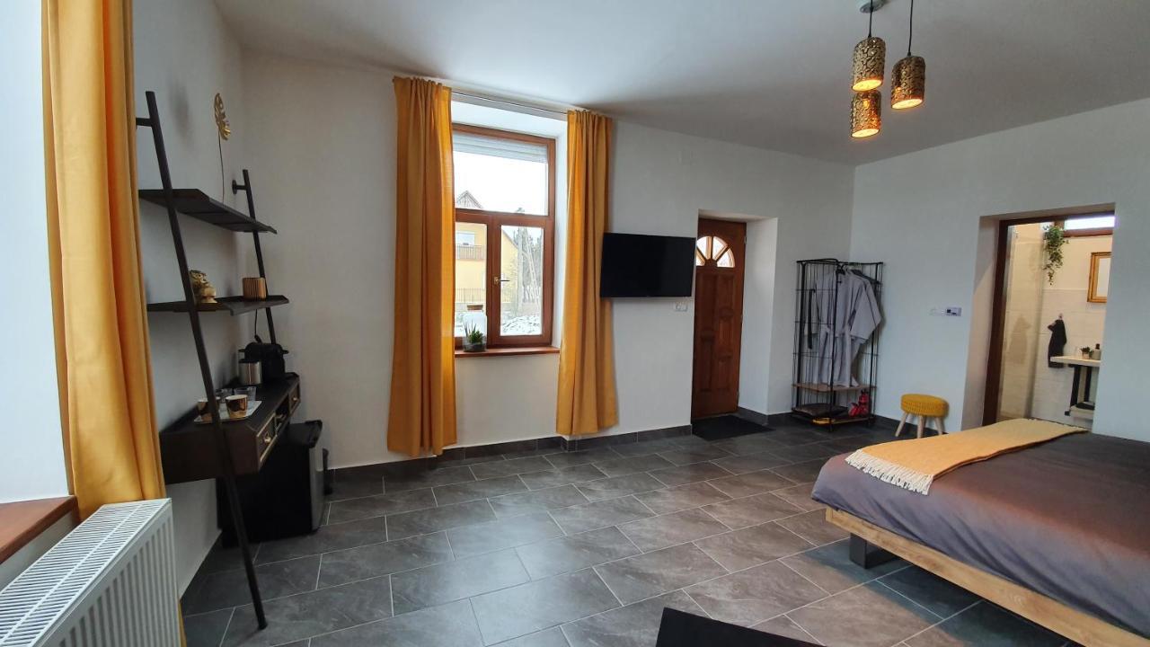 Tisza White House Bed and Breakfast Tiszaszolos Buitenkant foto
