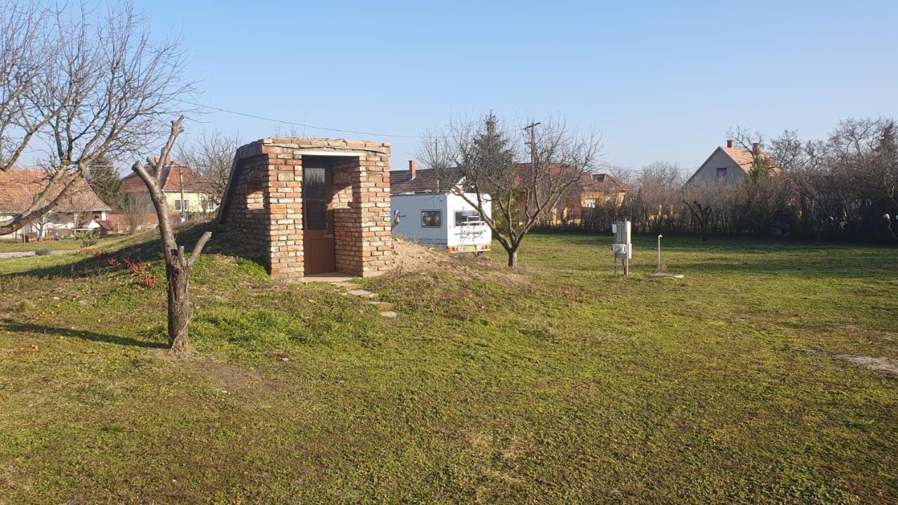 Tisza White House Bed and Breakfast Tiszaszolos Buitenkant foto